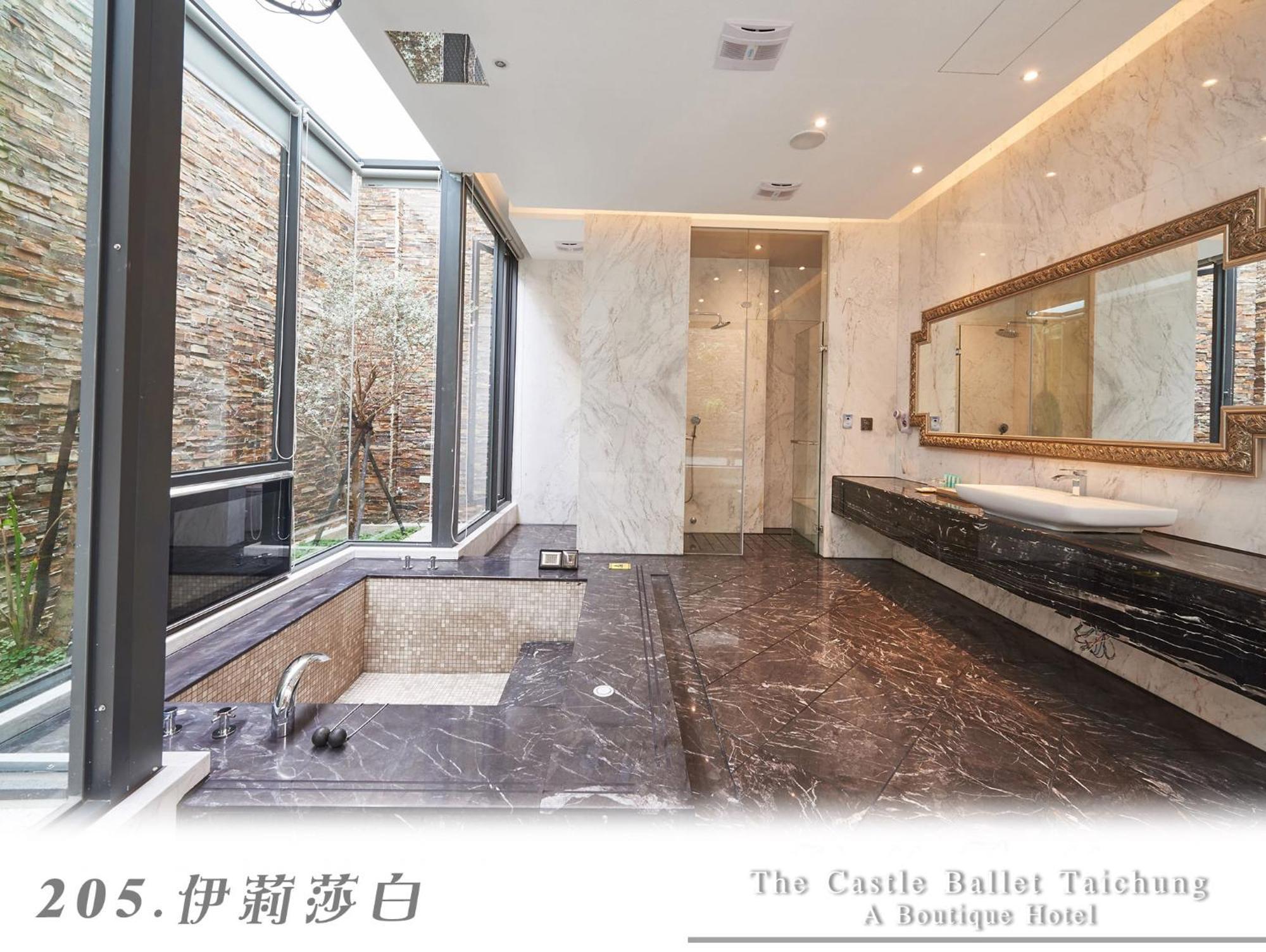 The Castle Ballet Taichung A Boutique Hotel Ngoại thất bức ảnh